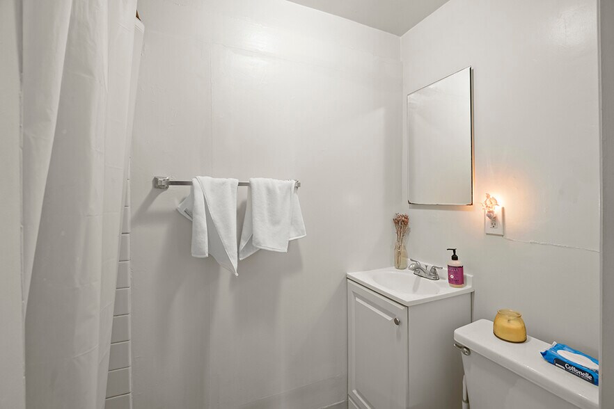 More Photos Of 330 Athol Ave, Oakland Apartments For Sale