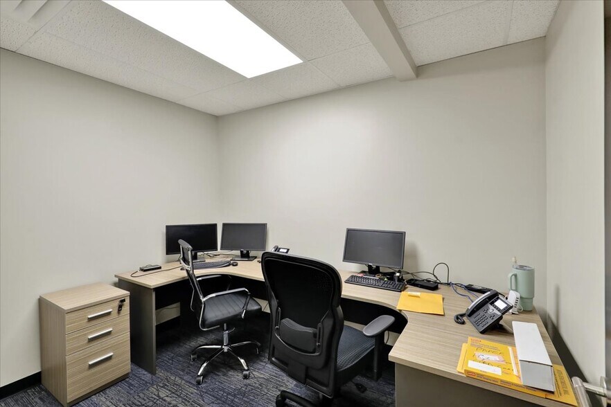 More Photos Of 2745A Leisczs Bridge Rd, Reading Industrial For Sale