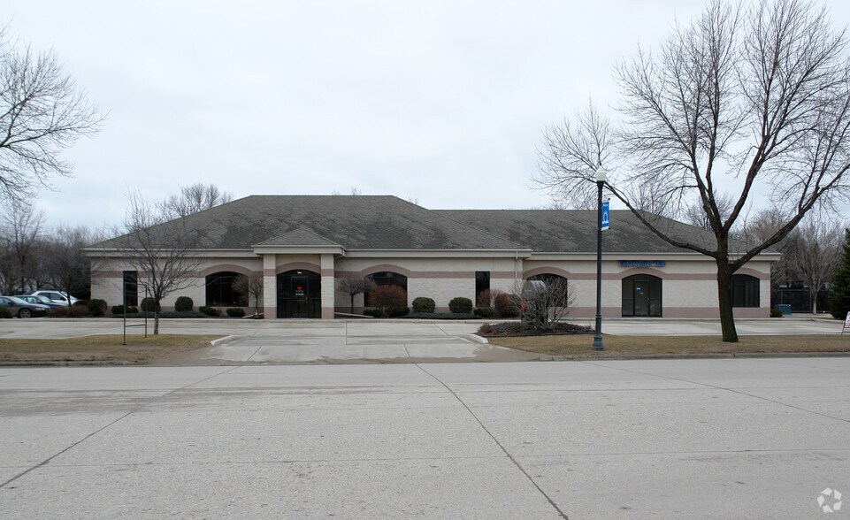 More Photos Of 701 Demers Ave, Grand Forks Office For Lease