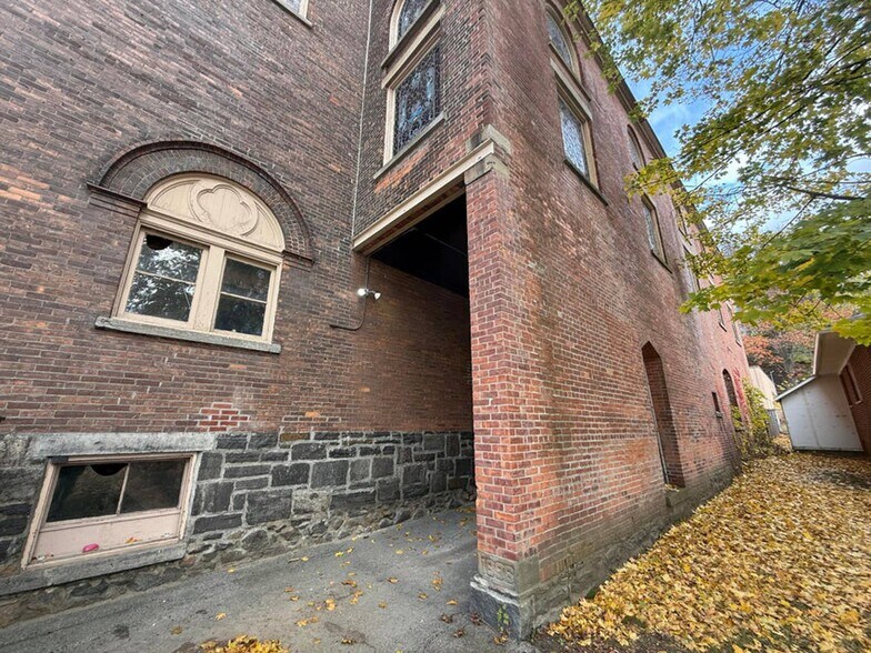 More Photos Of 17 Fremont St, Gloversville Religious Facility For Sale