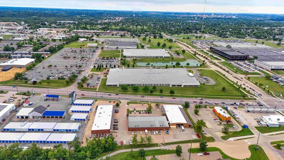 More Photos Of 290-298 Blairs Ferry Rd NE, Cedar Rapids Storefront Retail Office For Sale