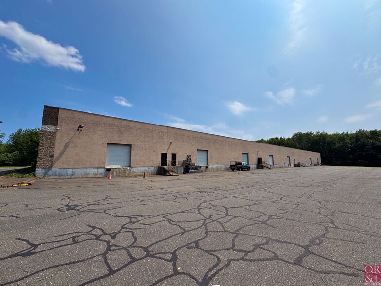 More Photos Of 95 Peters Rd, Bloomfield Light Manufacturing For Lease