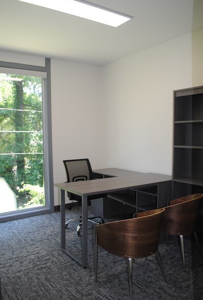 More Photos Of 26022 Budde Rd, The Woodlands Loft Creative Space For Lease