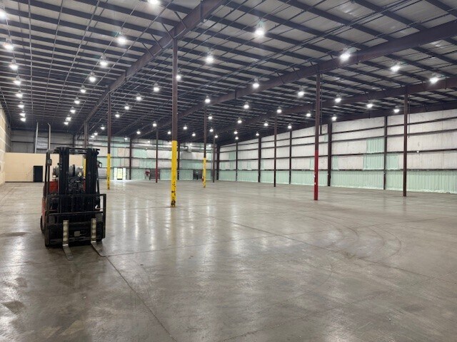 More Photos Of 150 Quality St, Munfordville Warehouse For Lease