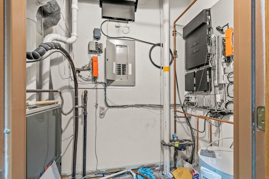 More Photos Of 73 E Wilson Bridge Rd, Worthington Office For Sale