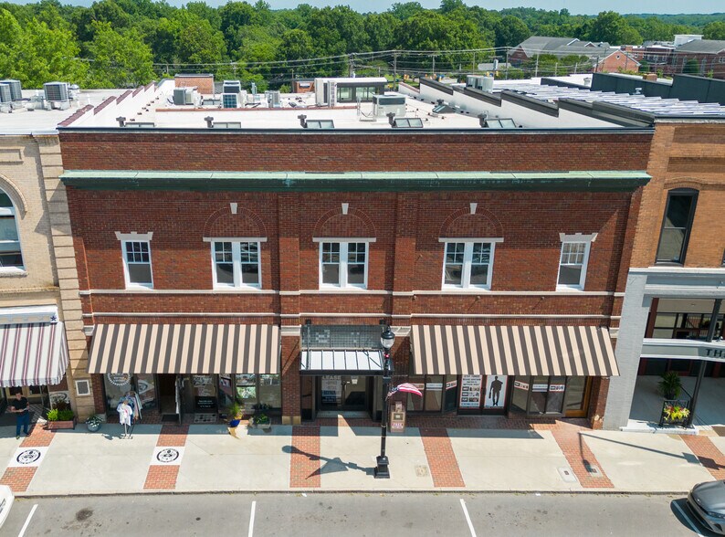 More Photos Of 121-129 N Main St, Mooresville Storefront Retail Office For Lease