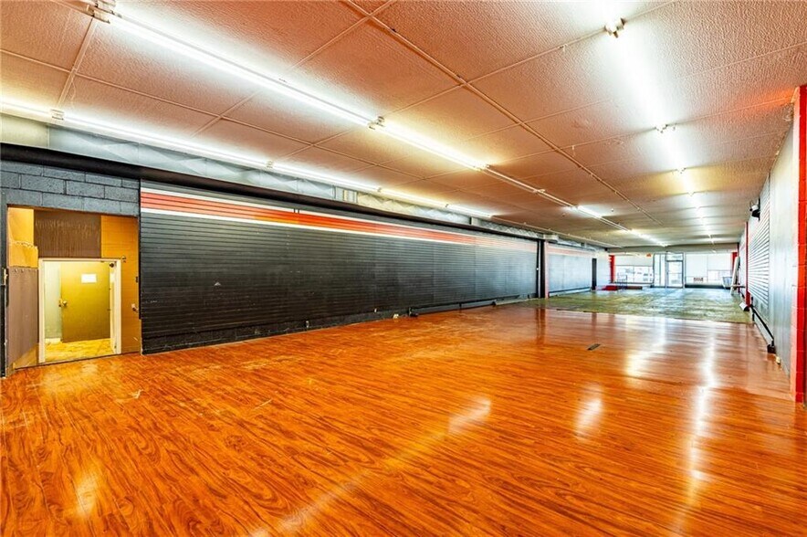 More Photos Of 2195 Monroe Ave, Rochester Freestanding For Sale