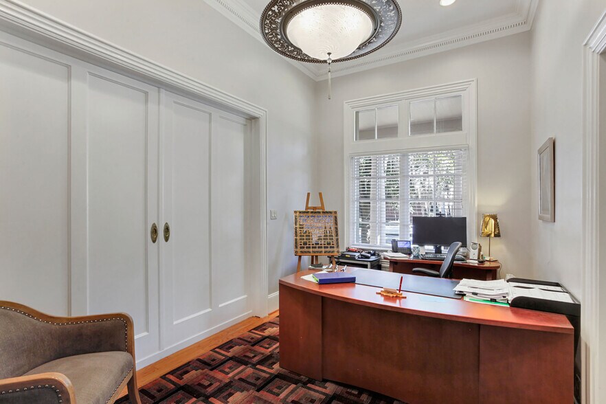 More Photos Of 1719 Abercorn St, Savannah Office Residential For Sale