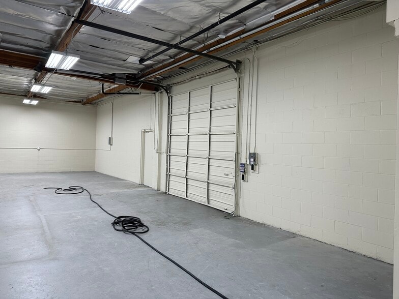 More Photos Of 7456 Valjean Ave, Van Nuys Warehouse For Lease