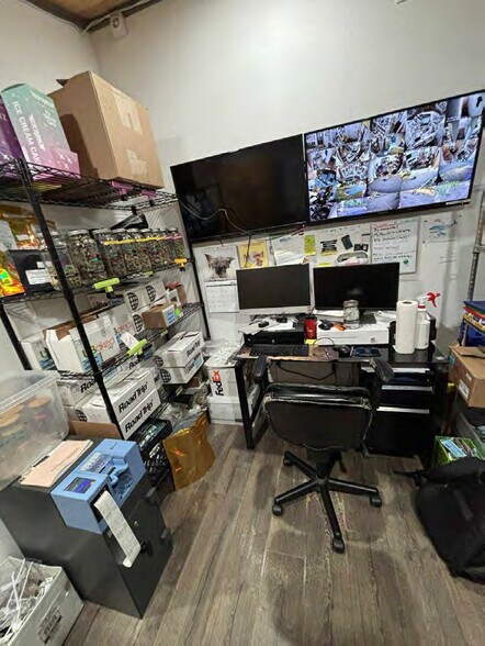 More Photos Of 3141 Page Ave, Jackson Storefront For Sale