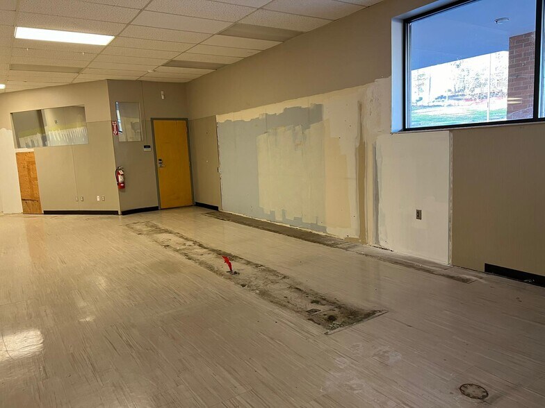 More Photos Of 8 S Main St, Terryville Unknown For Lease