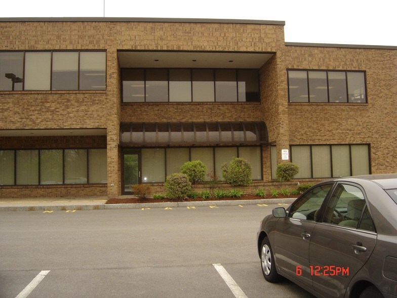More Photos Of 95-105 Eastern Ave, Dedham Office For Lease