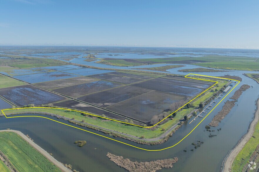 More Photos Of 7000 Holland Tract Rd, Brentwood Marina For Sale