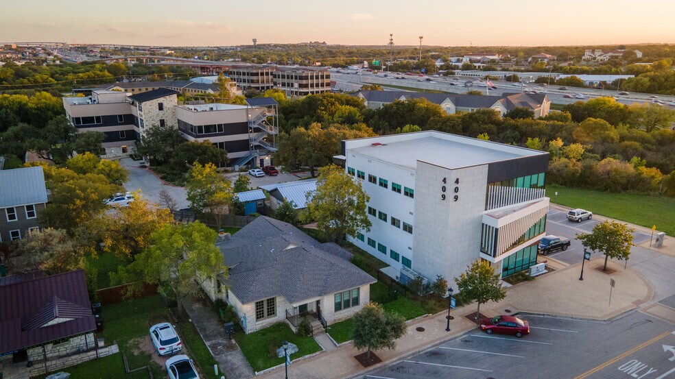 More Photos Of 411 W Main St, Round Rock Unknown For Lease