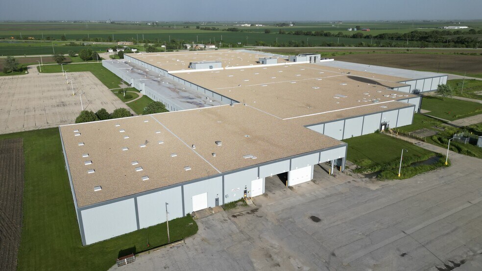 More Photos Of 801 N Union St, Dwight Manufacturing For Lease