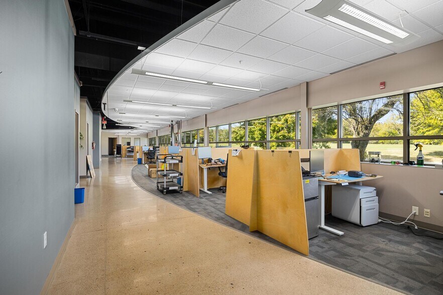 More Photos Of 6533 N Galena Rd, Peoria Manufacturing For Lease