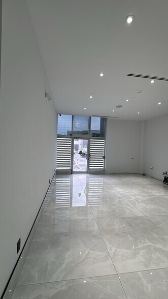 More Photos Of 9300 Goreway Dr, Brampton Storefront Retail Office For Sale