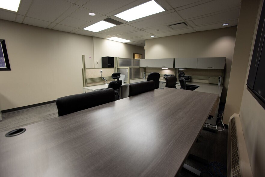 More Photos Of 602 12th Ave SW, Calgary Office For Sale