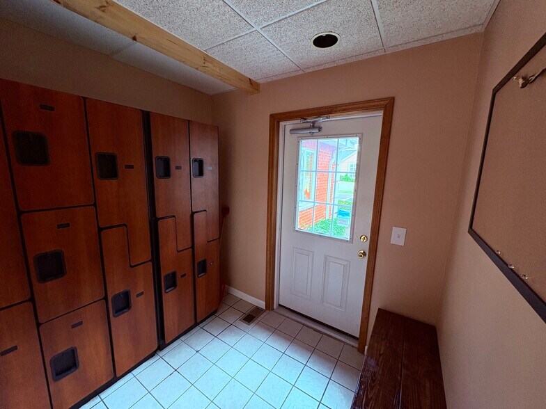 More Photos Of 822 Davison Rd, Lockport Coworking Space