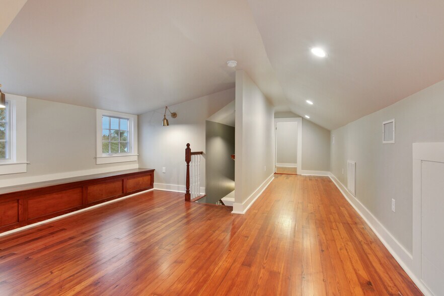 More Photos Of 8500 Oak St, New Orleans Storefront Retail Office For Sale