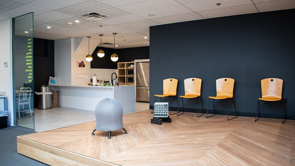 More Photos Of 1129 Pearl St, Boulder Unknown For Lease