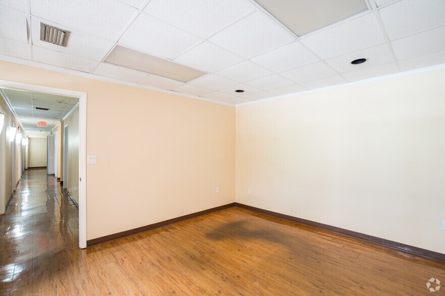 More Photos Of 951 S Le Jeune Rd, Coral Gables Medical For Sale