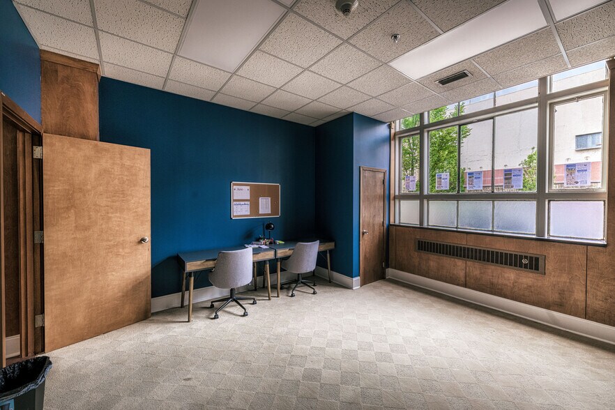 More Photos Of 255 Broad St., Kingsport General Retail For Sale