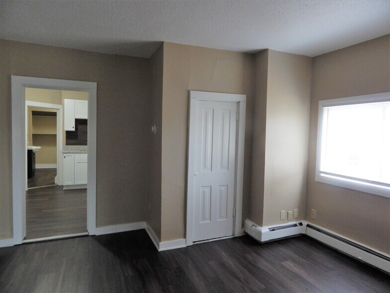 More Photos Of 953 Desoto St, Saint Paul Apartments For Sale