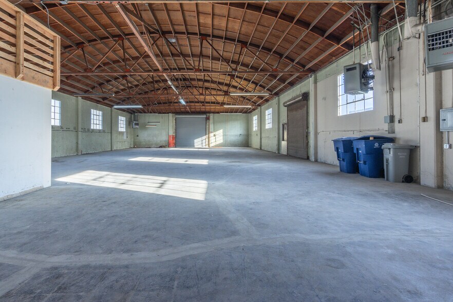 More Photos Of 320 Victory Ave, South San Francisco Warehouse For Lease