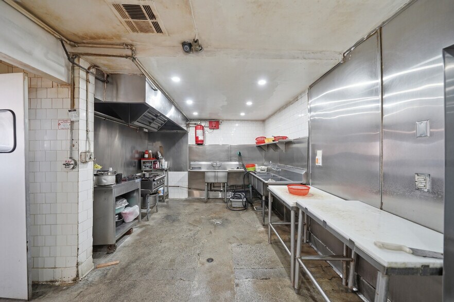 More Photos Of , Los Angeles Unknown For Sale