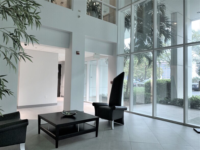 More Photos Of 5959 Waterford District Dr, Miami Office For Lease