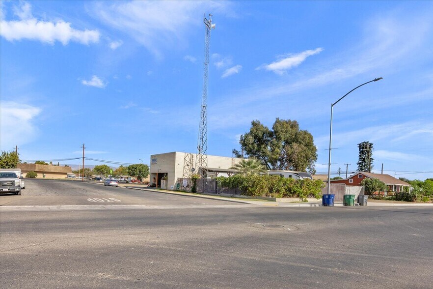 More Photos Of 100 1st St, Coalinga Radio TVTransmission Facilities For Sale