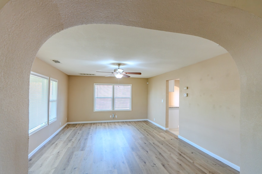 More Photos Of 2234 E Yosemite Ave, Manteca Office For Lease