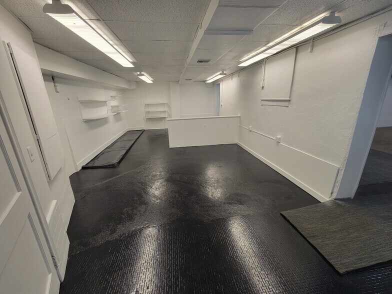 More Photos Of 2893 Edison Ave, Jacksonville Storefront Retail Office For Lease