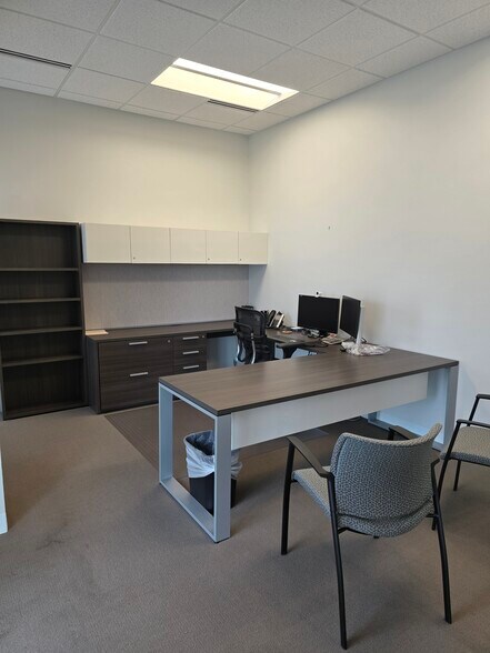 More Photos Of 912 S Main St, Sikeston General Retail For Lease