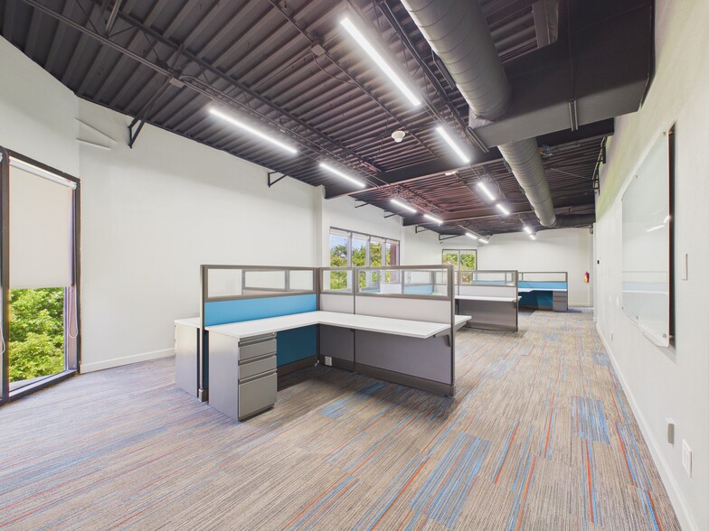 More Photos Of 5021 W Laurel St, Tampa Loft Creative Space For Sale