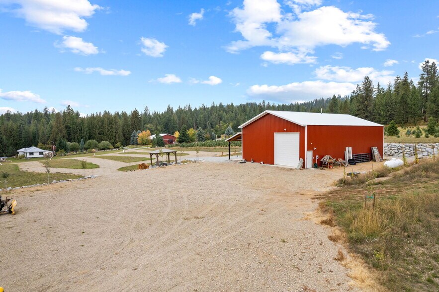 More Photos Of 1521 Willms Rd, Elk Lodge Meeting Hall For Sale