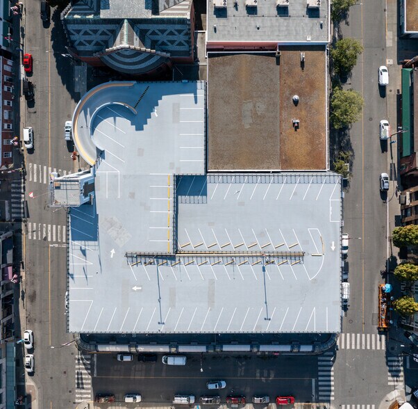 More Photos Of 635 Broughton St, Victoria Storefront For Lease