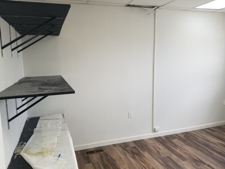 More Photos Of 4700 Stamp Rd, Marlow Heights General Retail For Lease