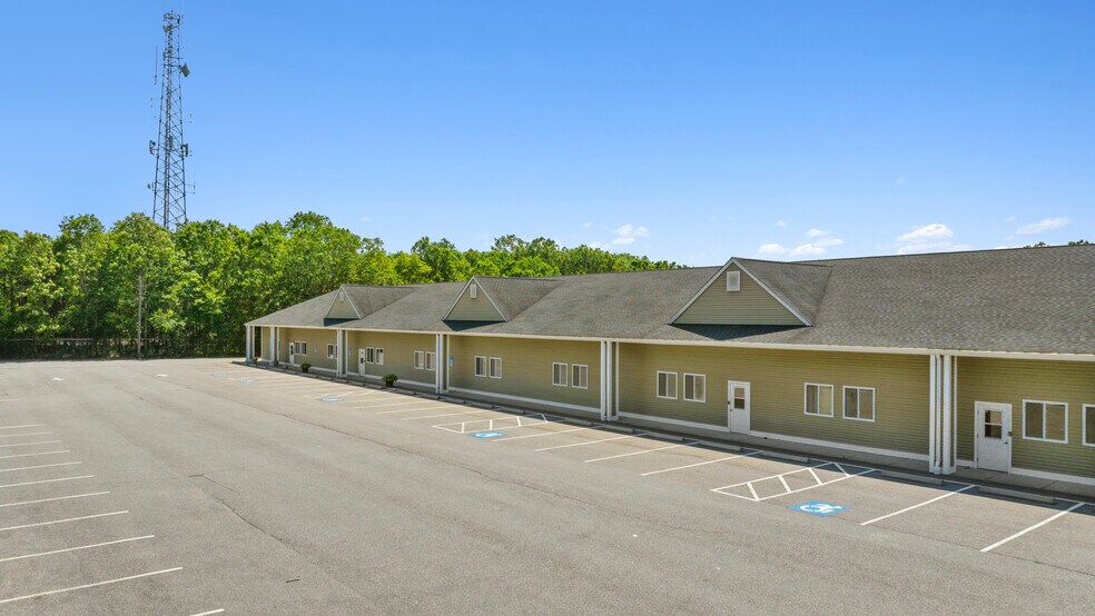 More Photos Of 430 Chapel Hill Rd, Oakdale Freestanding For Lease