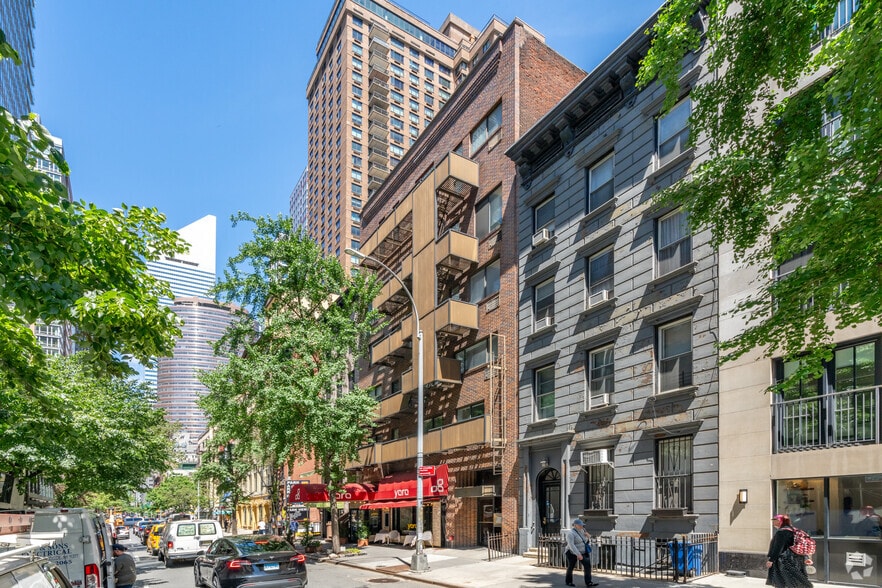 More Photos Of 319 E 53rd St, New York Apartments For Lease