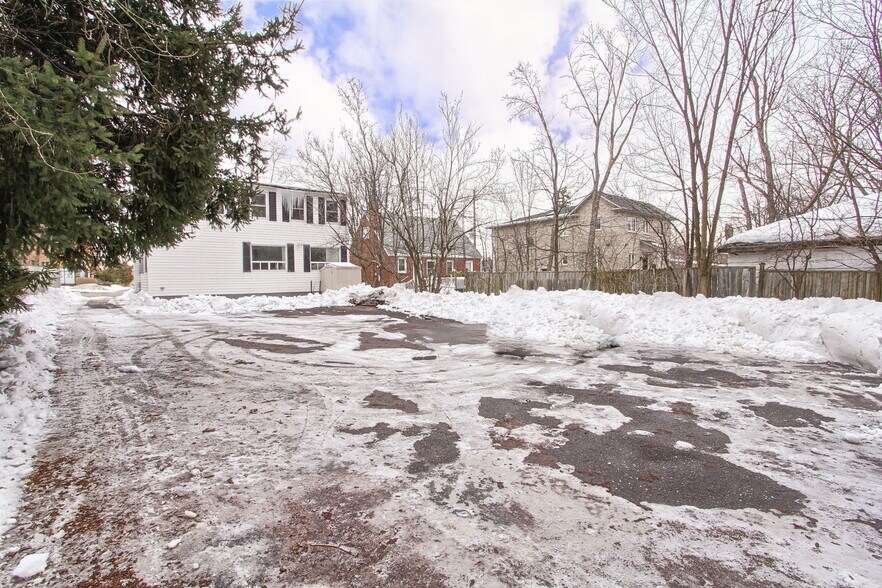 More Photos Of 187 Finch Ave W, Toronto Office Residential For Sale