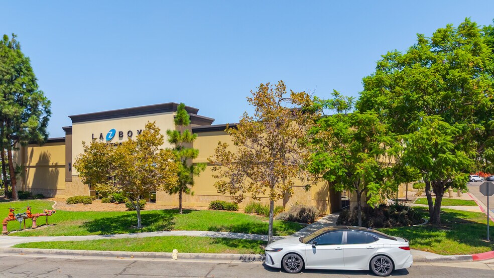 More Photos Of 23029 Eastpark Dr, Yorba Linda Freestanding For Sale