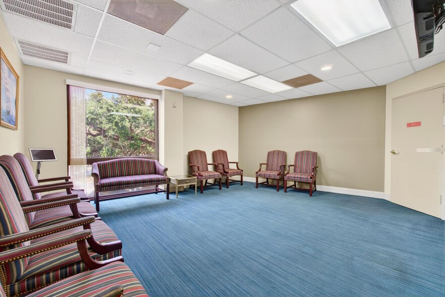 More Photos Of 500 Vonderburg Dr, Brandon Medical For Sale