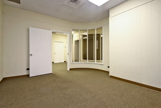 More Photos Of 800 E Northwest Hwy, Mount Prospect Office Residential For Lease