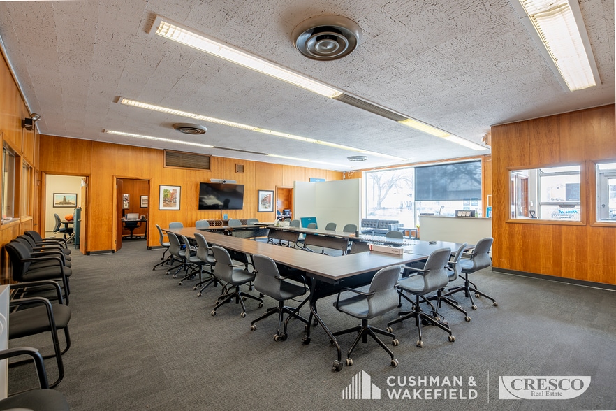 More Photos Of 3308 Lorain Ave, Cleveland Office For Sale