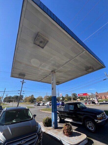 More Photos Of 401 US-70, Connelly Springs General Retail For Sale