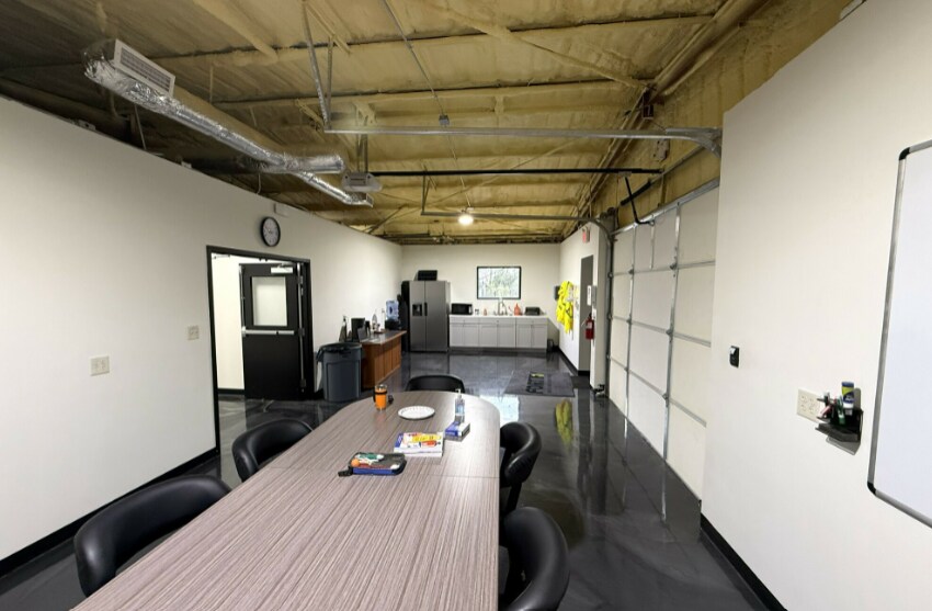 More Photos Of 301 Gundy Ln, Enterprise Warehouse For Lease