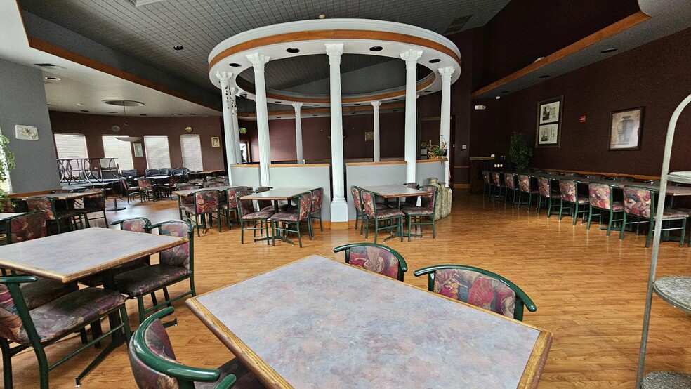 More Photos Of 1650 W Bakerview Rd, Bellingham Restaurant For Lease