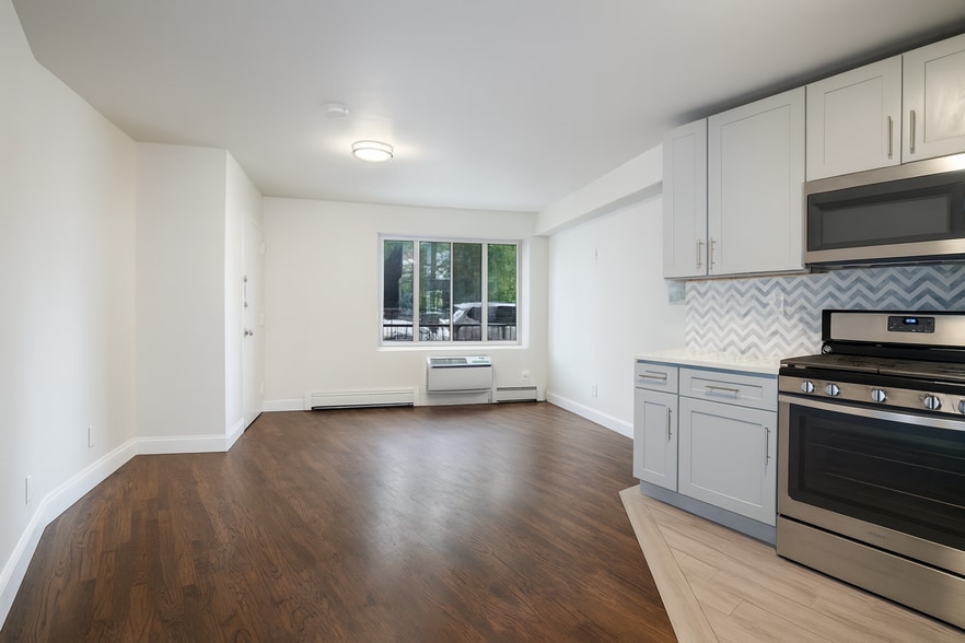 More Photos Of 187 Woodpoint Rd, Brooklyn Apartments For Sale